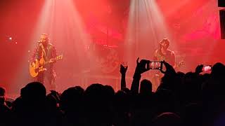 Backyard Babies - Song for the outcast (acoustic)