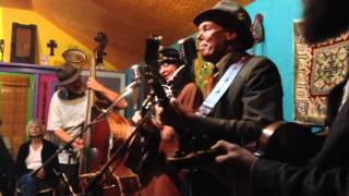 I&#39;ll Fly Away/Will The Circle Be Unbroken Sing Along