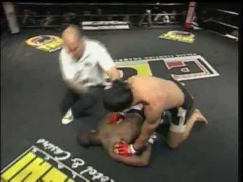 Olaf fight vs. kick boxer