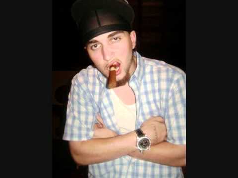 Staxxx - Neva Look Back!!!!!!!!!!!!!!!!! ( no credit taken for tha beat )