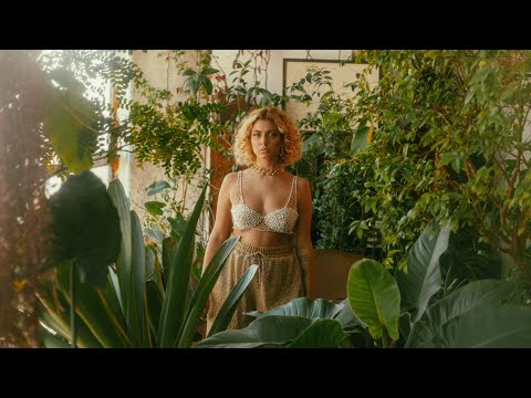 CLARA VALVERDE - SIGNO DE TERRA (visualizer oficial)