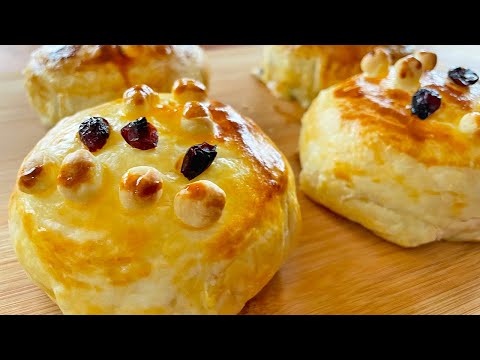 Easiest party starter - Baked Brie in Puffy Pastry