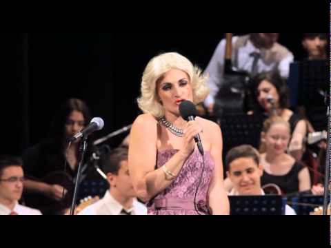 I wanna be loved by you