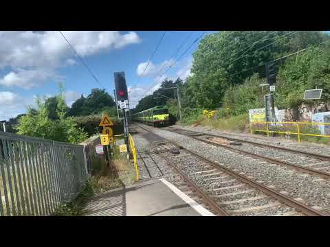 Dart 8309 Arriving into Raheny Station!