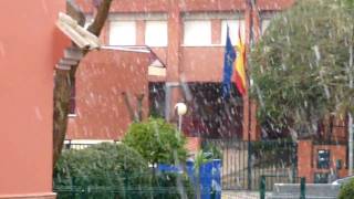 preview picture of video 'Nieva en Castilleja de la cuesta (Sevilla) 10/01/2010'