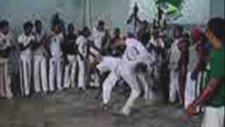 preview picture of video 'ENCONTRO INTERNACIONAL DE CAPOEIRA DOS PALMARES - PE - 06-12-2007'