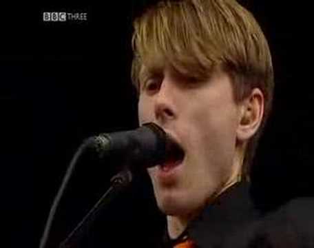 Franz Ferdinand - matinee (live at t in the park 2004)