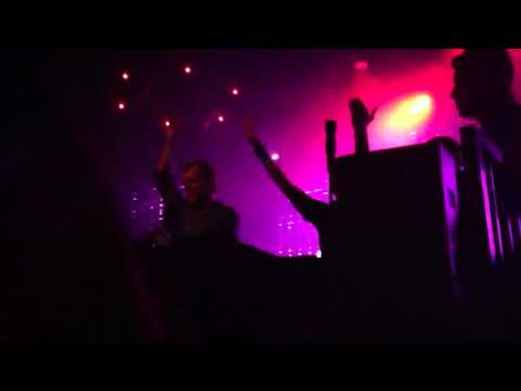 Avicii Intro- Personal Jesus (Eric Prydz remix)- the music