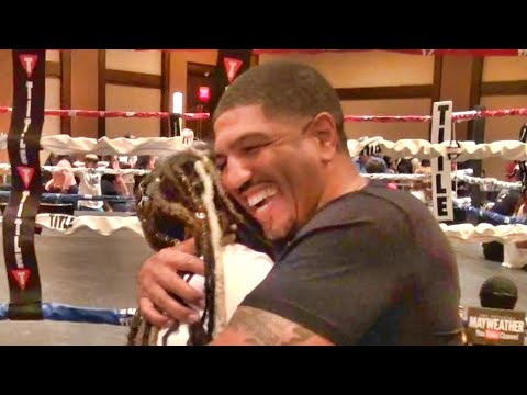 Winky Wright runs into the daughter of Diego Corrales at the Hall of Fame