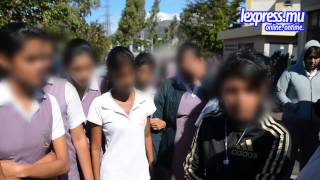 Les étudiantes d&#39;Ebène SSS réclament le départ de leur rectrice. (Vidéo: Cynthia Edouard)