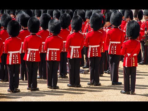Guardsman Collapses - Trooping The Colour 2017 (Full HD)