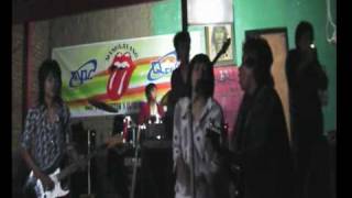 the Rolling stones walking the dog live in garden manglayang brothers