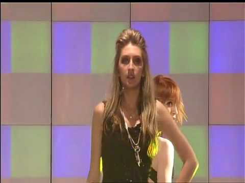 Axeela - Sold in a box (© Muziektoppers)