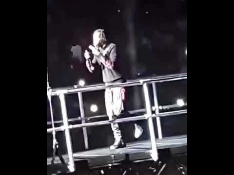 Naira Marley dancing at Wizkid concert in UK