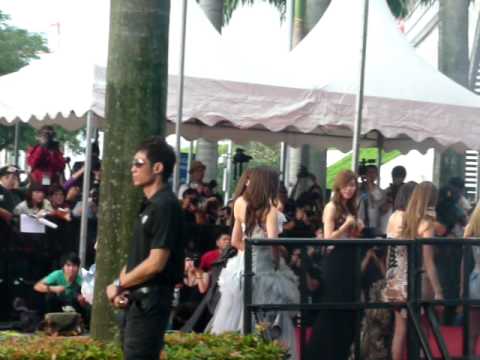 [111129 MAMA 2011 SG ] SNSD Red Carpet