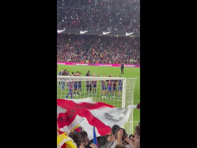 Vídeo relacionado con Fans Legacy - Libro Sonido, FC Barcelona, 8 cántico aficionados, licencia oficial, 2+ anyos