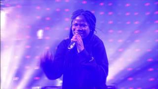 Rode Neuzen Dag: Coely - Ain't Chasing Pavements (live bij Q)