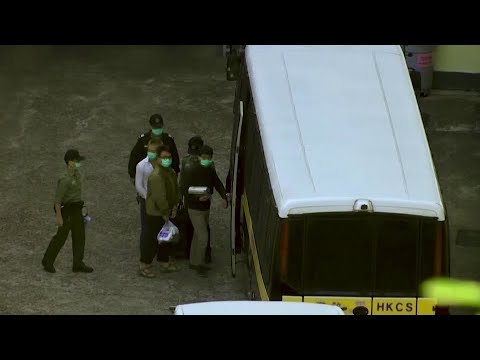 香港活動人士王祖樺到場宣判。 (Hong Kong activist Joshua Wong arrives for sentencing)