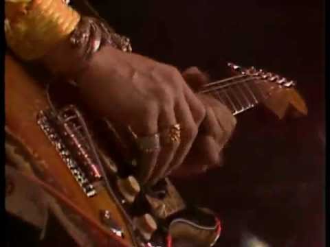 Stevie Ray Vaughan - Scuttle Buttin' & Say what! - - Live At Montreux85