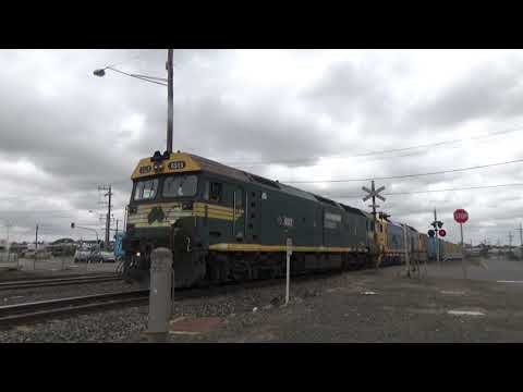 G523, BL32 "Alan Cogger" 7902V Container At North Geelong