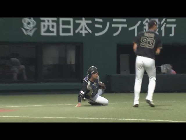 【ファーム】バファローズ・福永奨 高く上がったバントをスライディングキャッチする好プレー!! 2024年7月13日 福岡ソフトバンクホークス 対 オリックス・バファローズ