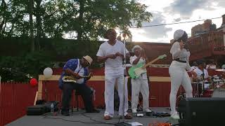 Darron Moore and The 14Th Floor R&amp;B