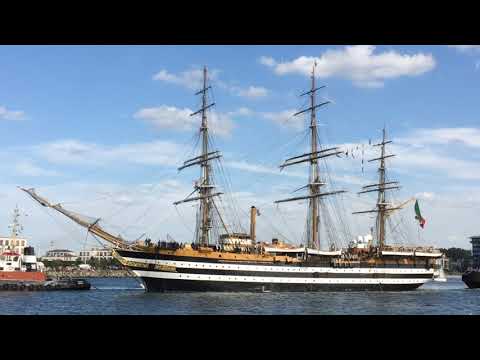 Amerigo Vespucci / Italia leaves the port Warnemünde on 11.08.2019