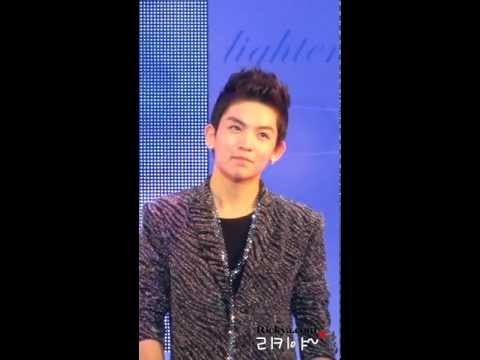 111122 brighten concert - brushing by Rickya.com