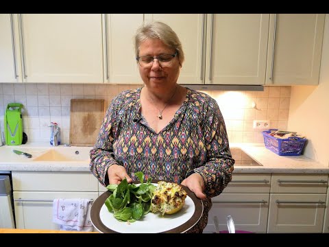 Herzhafter Bratapfel mit einer leckeren Käse-Quark-Füllung