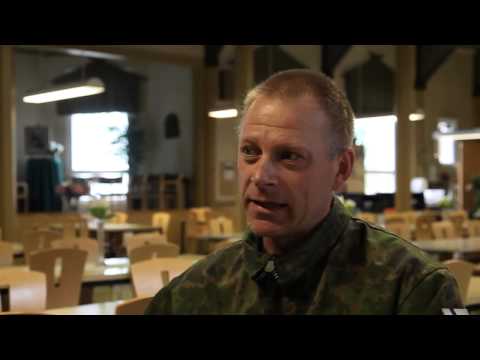 Jesperin vuosi, osa 2 : Armeijaa ja jääkiekkoa