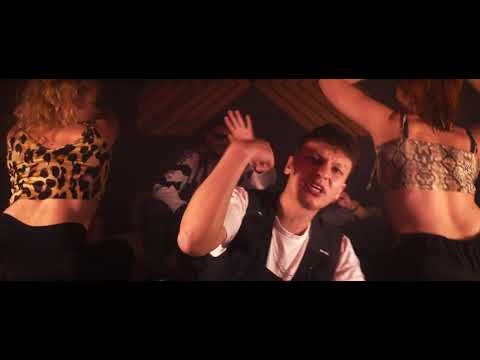 WIZZY067, MENIA & JZUMO – STAY STRONG (produced by Samplemeyer)