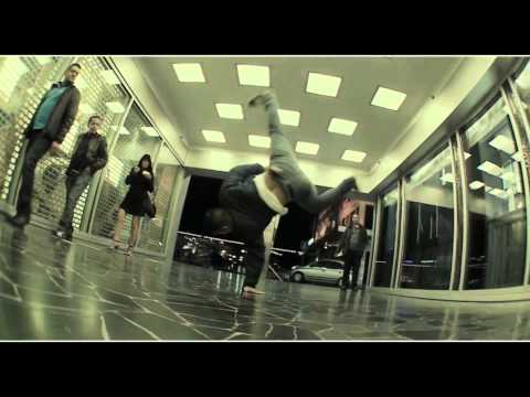 Drive Station - Wiggle It