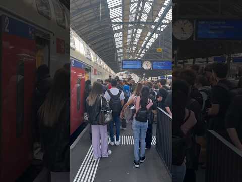 St.Gallen Bahnhof 🚉 Switzerland 🇨🇭 #swisstamil #swisscity#srilankan_tik_tok