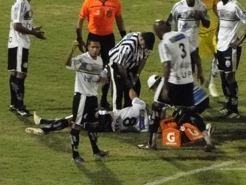 Comercial 2 x 1 Monte Azul - Fair play? Jogador desmaia, time adversário ignora e faz gol