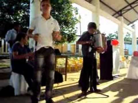 romario y lucho habla cn ella