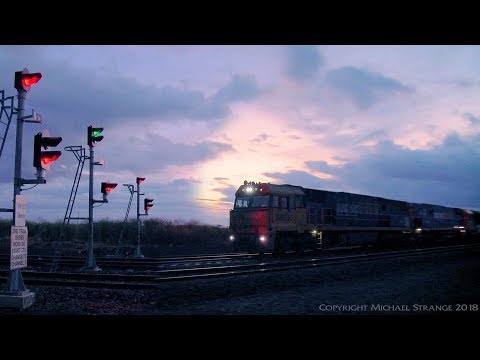 Pacific National PM5 Freight Train At Sunset (16/11/2017) - PoathTV Australian Railways