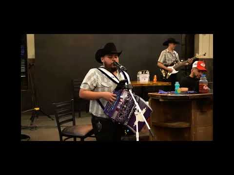 Hermanos Espinoza- El mango (en vivo)