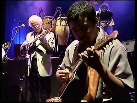 Inti-Illimani - Lugares Comunes (Court Central Concert Santiago Cile)