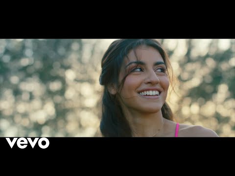 Isabela Souza - Callar (Versión Completa) (De "Aladdin"/Official Video)