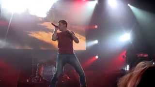 Scotty McCreery "Walk In the Country" Apr. 26, 2013