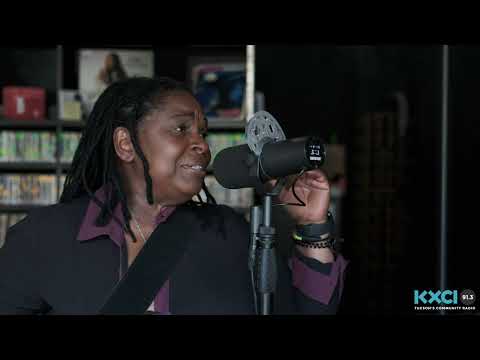 Live on KXCI: Ruthie Foster (Full Session + Interview)