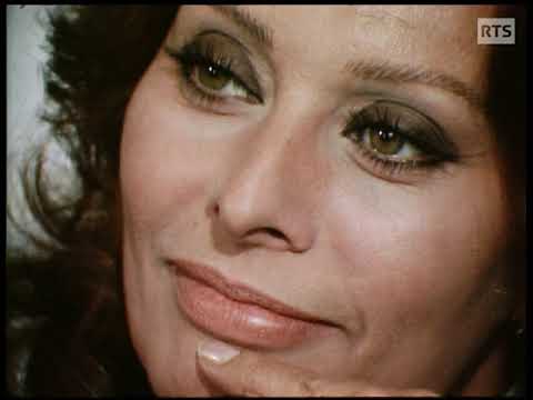 Close-up of Sophia Loren (1977)