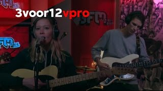 Julia Jacklin speelt live bij 3voor12 Radio