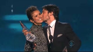 Nina Dobrev & Ian Somerhalder Kiss & Address Breakup! (PEOPLE'S CHOICE AWARDS 2014)