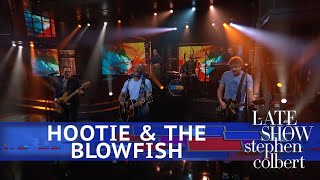 Hootie &amp; The Blowfish Perform &#39;Hold My Hand&#39;
