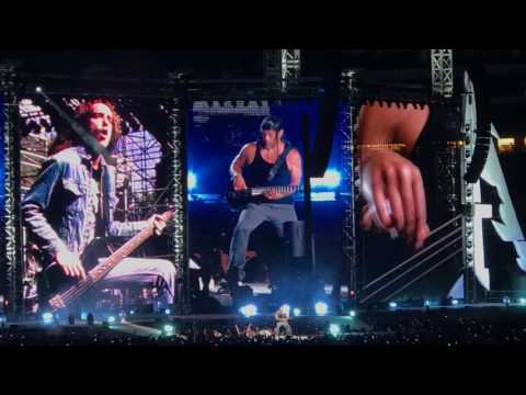 Cliff Burton Tribute!  Robert Trujillo Metallica Bass Solo in Dallas 6/16/17-Worldwired Tour