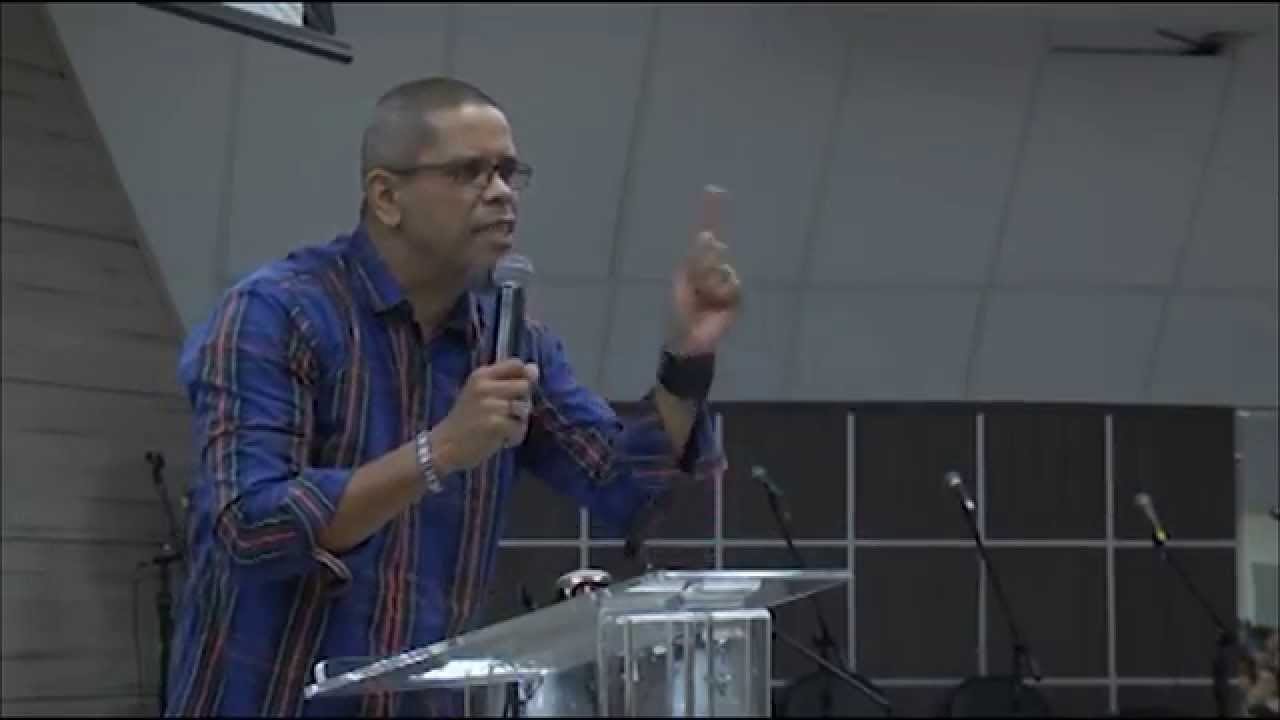 Neil Barreto - FABRICANTES DE "JESUS"! Quando o deus que se adora não passa de uma imaginação