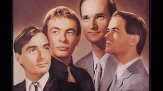 Kraftwerk - The Hall Of Mirrors (Stereo Difference) from "Trans-Europe Express"