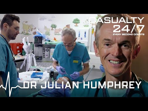 Day In The Life Of A Consultant Doctor At Barnsley Hospital | Casualty 24-7: Every Second Counts