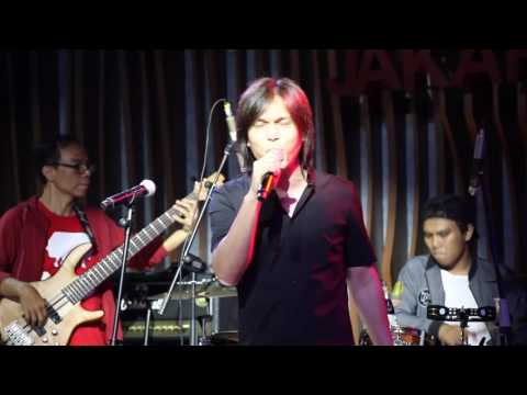 YOCKIE SP at Hard Rock Cafe 2016 "Angin Malam" Once & Debby Nasution (piano)